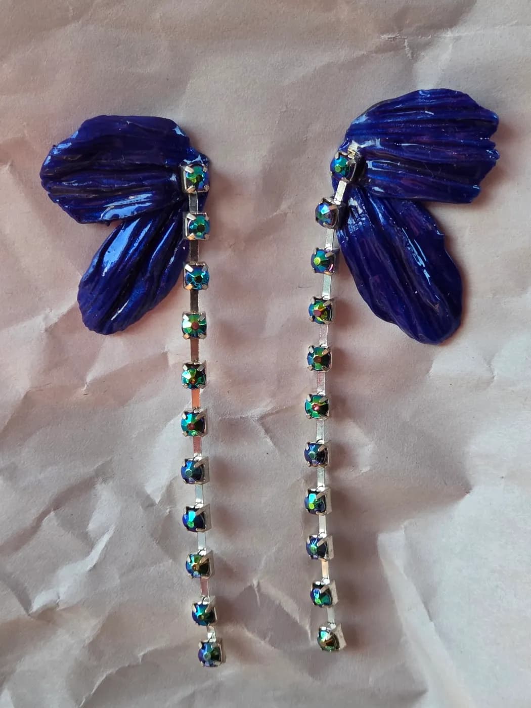 Broche Flor Azul con Cadena