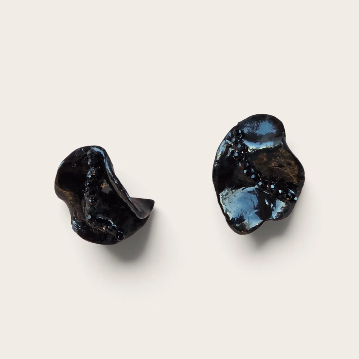 Aros petite black